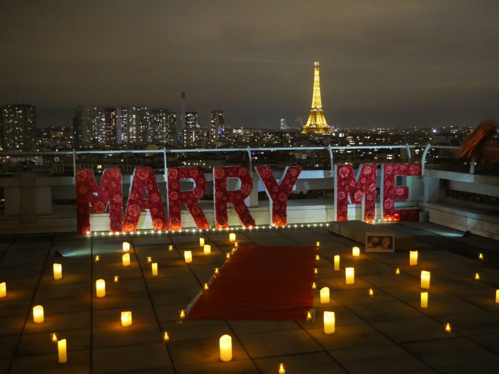 romantic proposal in paris