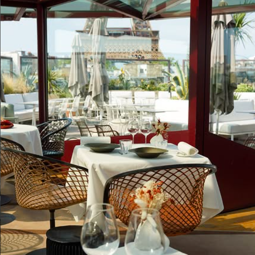 View of the restaurant Les Ombres