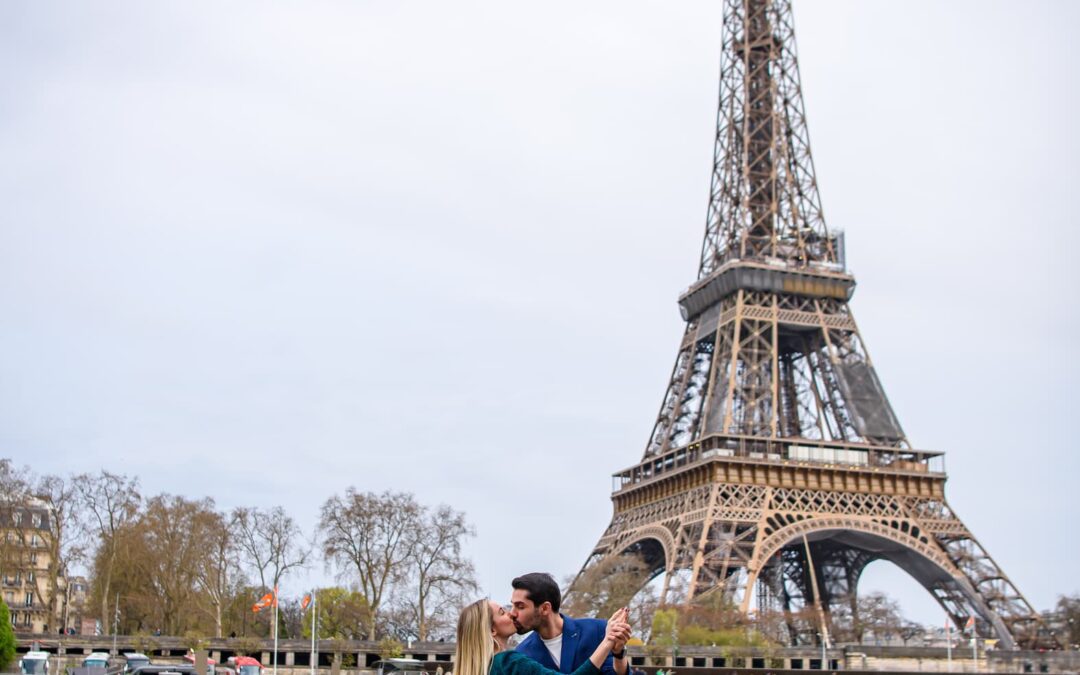 Marry me flower letters Paris Eiffel tower